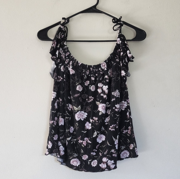 American Eagle Soft & Sexy tie strap floral print flowy top size medium - Picture 2 of 5